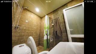 Отель На земской Бердянск Двухместный номер с 1 кроватью или 2 отдельными кроватями, общая ванная комната-9